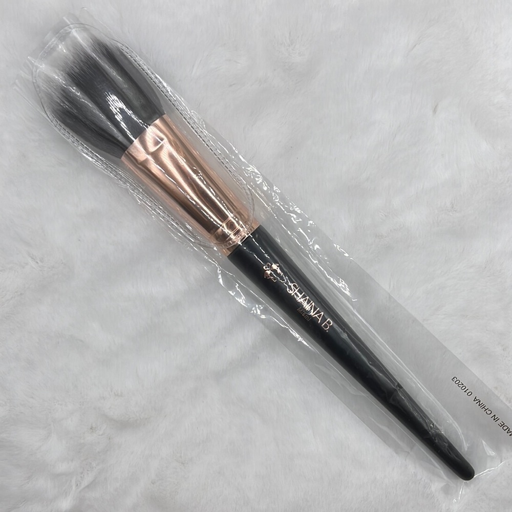 4/$25 Shaina B Miami Blush Brush